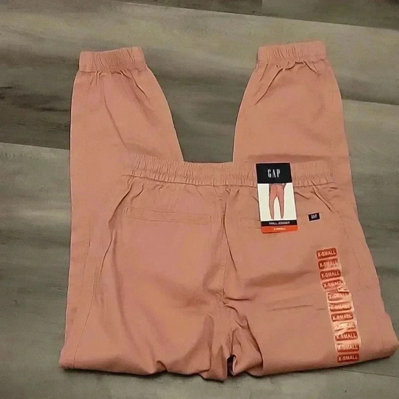 GAP Joggers  - Picture 4 of 5